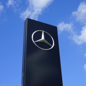 Der Mercedes-Stern, das Logo des Daimler-Konzerns.