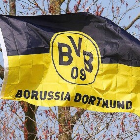 Die Vereinsflagge von Borussia Dortmund.