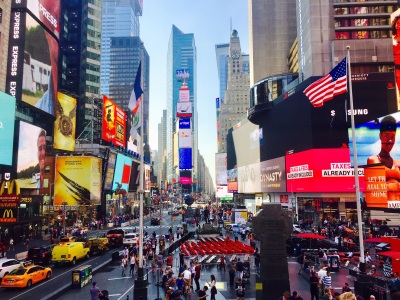 Der New Yorker Times Square. Die Stadt ist der wichtigste Finanzplatz der USA.